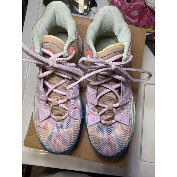 Nike Kyrie 7 GS Youth Regal Pink Sneakers Size 4y - Picture 7 of 9